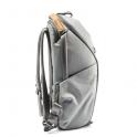 Peak Design Everyday Backpack ZIP 15L V2 Ash - vista lateral con detalle de asa