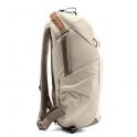 Peak Design Everyday Backpack ZIP 15L V2 Midnight Bone (Blanco Roto) - Vista lateral con detalle del asa
