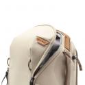 Peak Design Everyday Backpack ZIP 15L V2 Midnight Bone (Blanco Roto) - Detalle de cierre y acabados