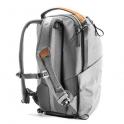 Peak Design Everyday Backpack 20L V2 - Ash (Gris) Vista lateral con asas