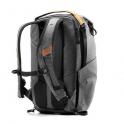 Peak Design Everyday Backpack 30L V2 - Charcoal.  Resistente a la interperie  Reverso con correas