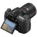 Nikon D780 + 24-120mm f4G VR -Vista cenital diagonal con la pantalla desplegada