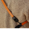 Peak Design Form Leather Camera Strap Short Amber - Ejemplo de uso