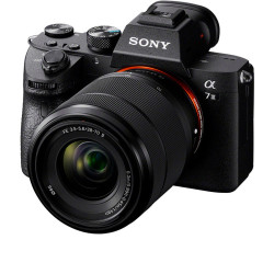 Sony A7 III + FE 28-70 mm F3.5-5.6 OSS II